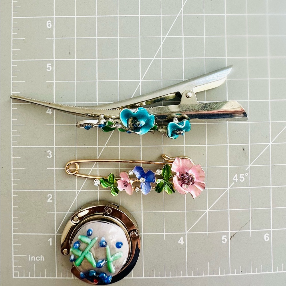 Colorful Rhinestone Accessories Lot - Picture 3 of 7